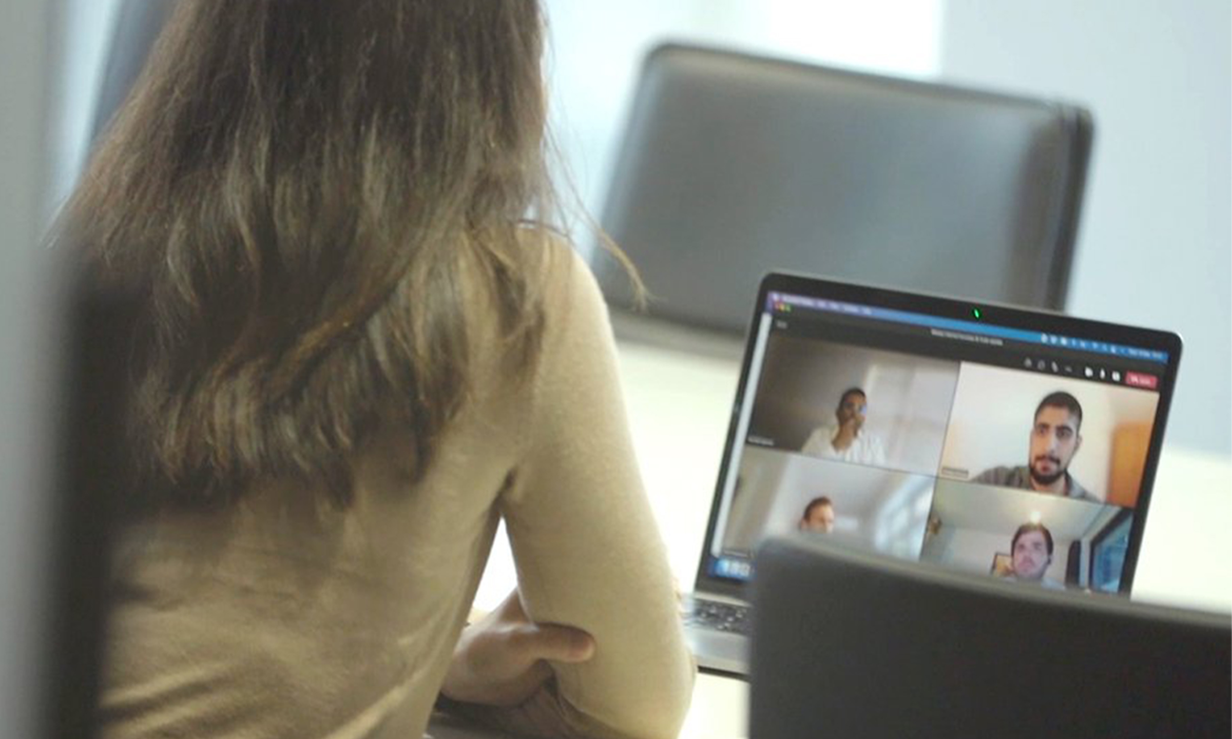 hybrid-working-model